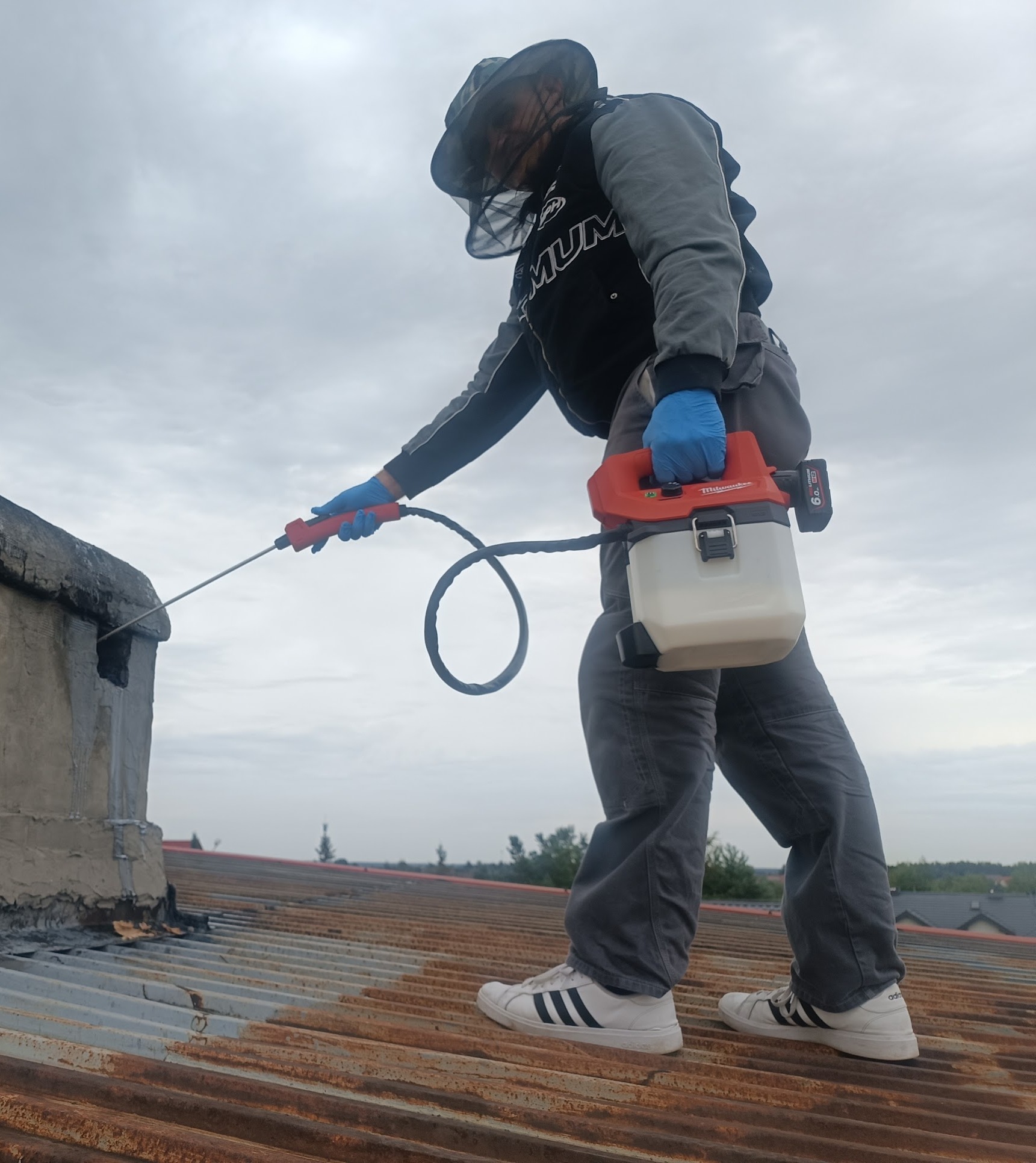 Oprysk miejsc aktywności szkodników
